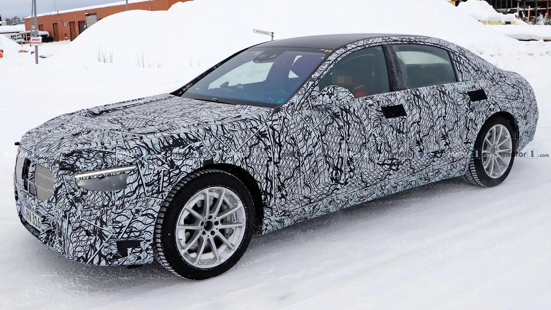Yeni Mercedes S Serisinde Tesla izleri!