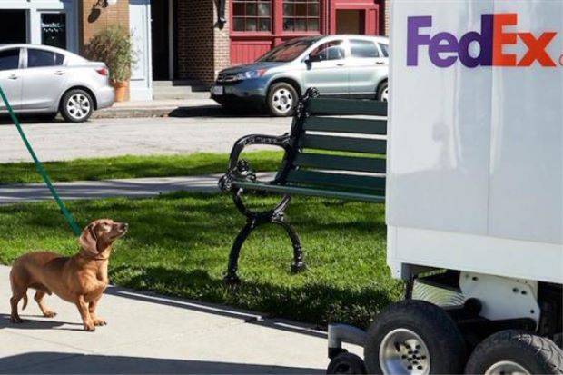 FedEx’in merdiven çıkabilen teslimat robotları!
