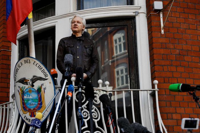 Wikileaks kurucusu Assange gözaltında!