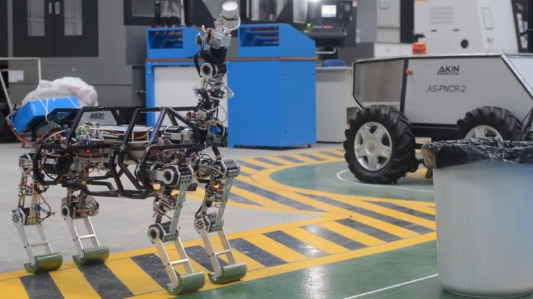 4 ayaklı robot ARAT videoda ortaya çıktı!