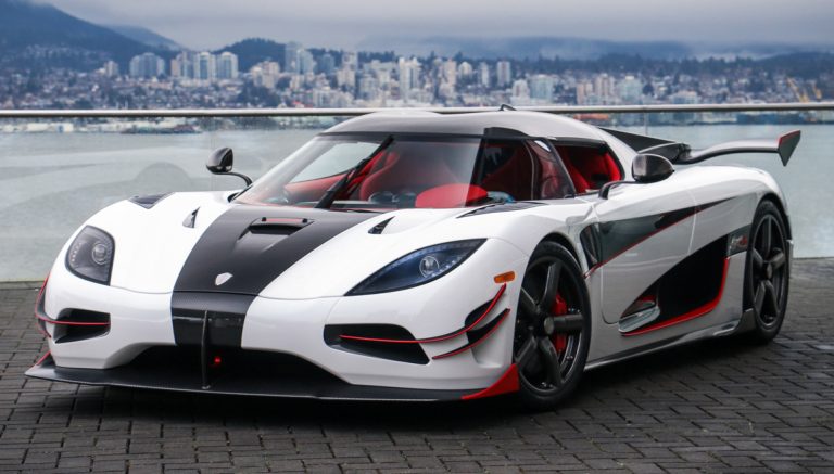 2 milyon dolarlık süper otomobil çarpışma testinde!