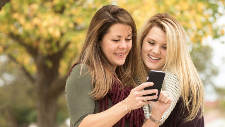 Anneler için uygun fiyatlı akıllı telefonlar