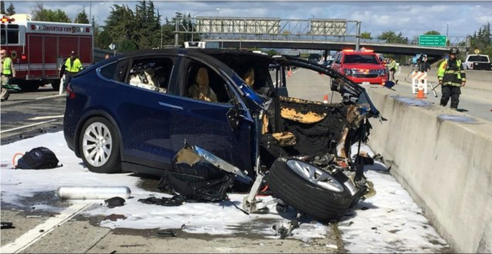 Apple mühendisinin ailesinden Tesla’ya dava!