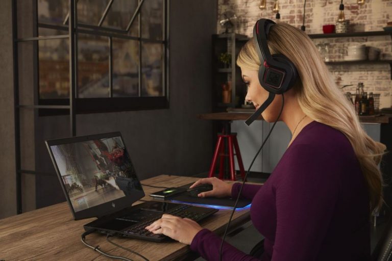 Çift ekranlı laptop modeli HP Omen X 2S duyuruldu