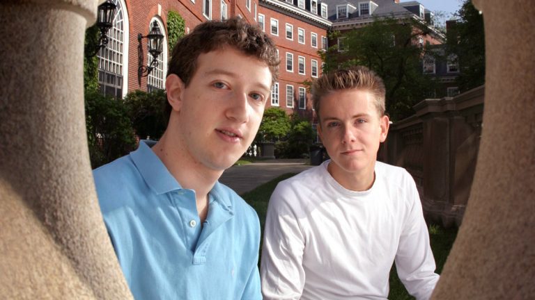 Facebook kurucu ortağı, Zuckerberg’i suçladı!