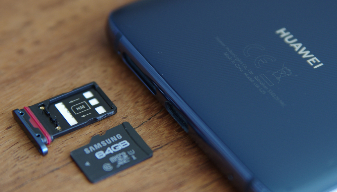 Huawei’yi bir darbe daha: hafıza kartı kullanamayacak!
