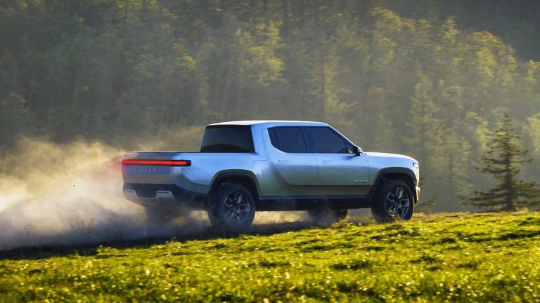 Kampçılara özel elektrikli kamyonet: Rivian R1T