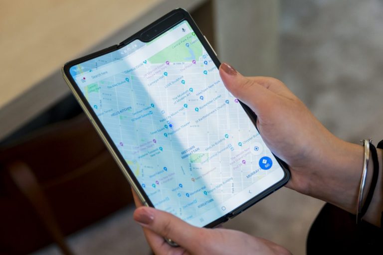Samsung’tan yeni katlanabilir telefon patenti!