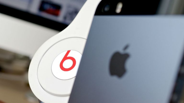 Apple, Beats Solo3 üzerinde çalışmaya devam ediyor