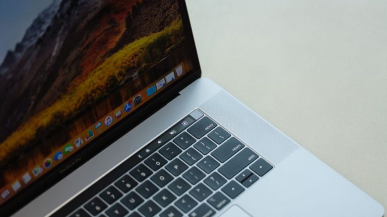 Apple’dan Eylül’de yeni MacBook sürprizi!