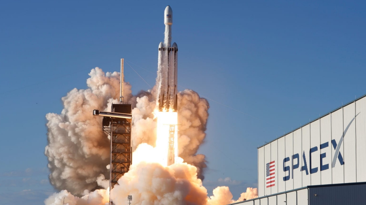 Yeni Falcon Heavy fırlatma tarihi netleşti!
