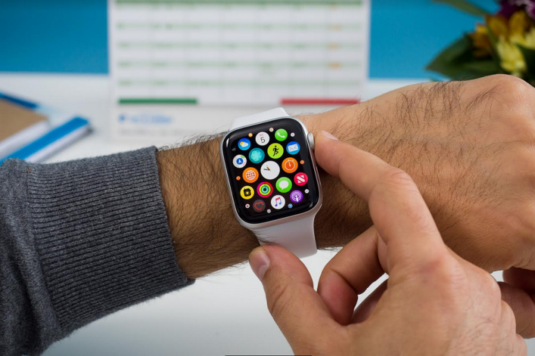 Apple Watch iPhone bağımlılığı azalıyor mu?