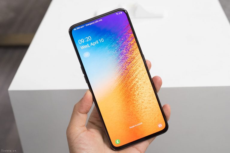 Çentiksiz Galaxy A80, ekranı ile dikkat çekiyor!