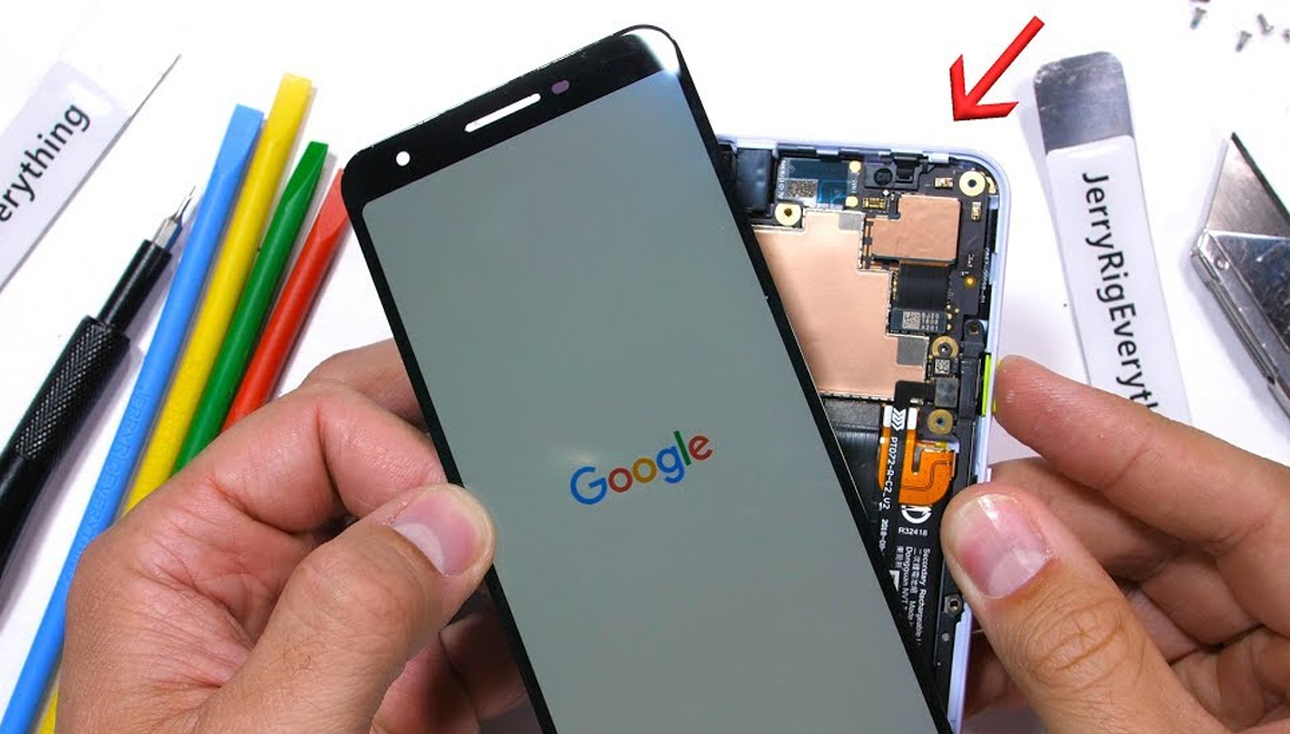 Google Pixel 3a parçalarına ayrıldı!