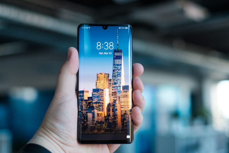 Huawei, kilit ekranı üzerine reklam alıyor