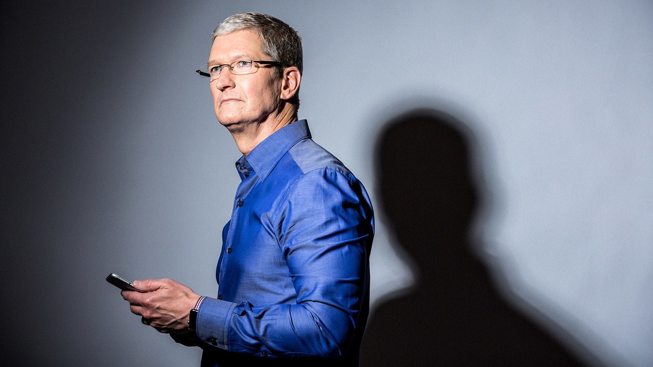 Apple CEO’su Tim Cook, ateş püskürdü