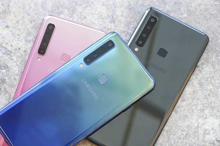 Galaxy A9 indirime girdi, yanında hediyesi de var