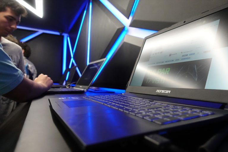 Monster Notebook, Avrupa için tarih verdi