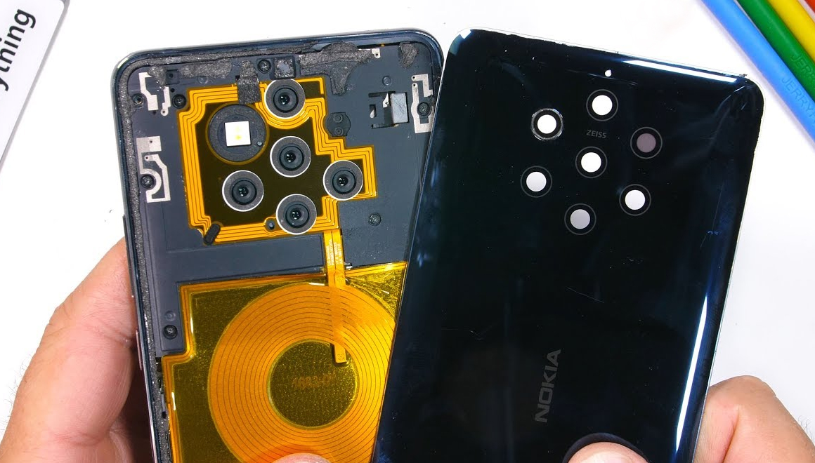 Beş kameralı Nokia 9 parçalarına ayrıldı