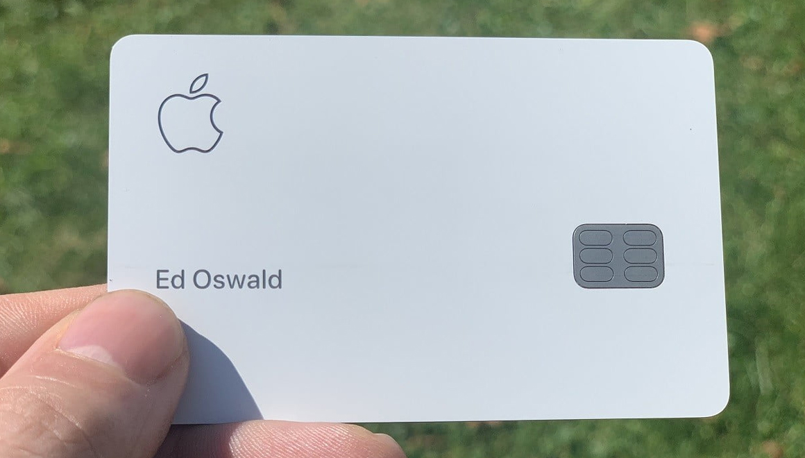 Apple Card tamamen titanyum değil! Apple uyardı!