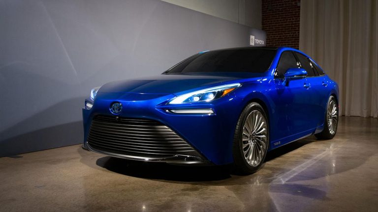 2021 Toyota Mirai tanıtıldı! 650 km gidiyor