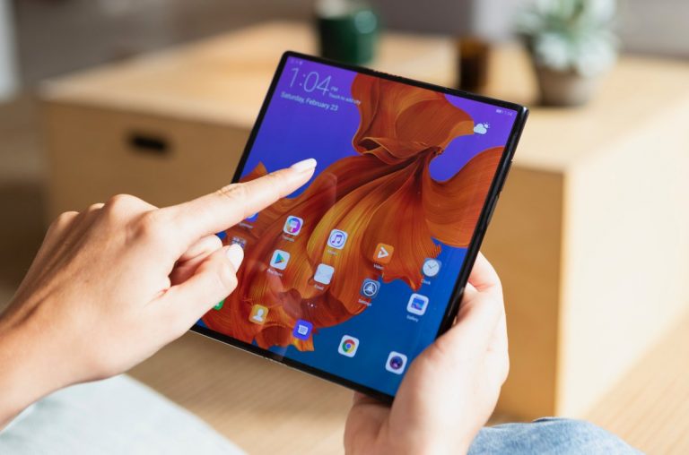 Huawei Mate X kutu açılışı videosu ortaya çıktı