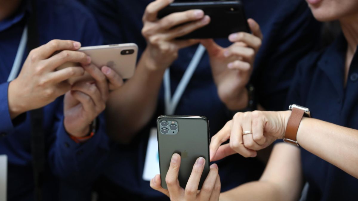iPhone 11 ailesinin ilk karnesi ortaya çıktı