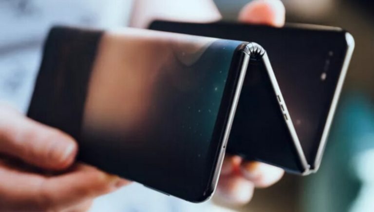 TCL’den üç katmanlı katlanabilir telefon!