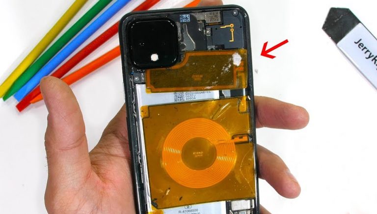 Google Pixel 4 XL parçalarına ayrıldı