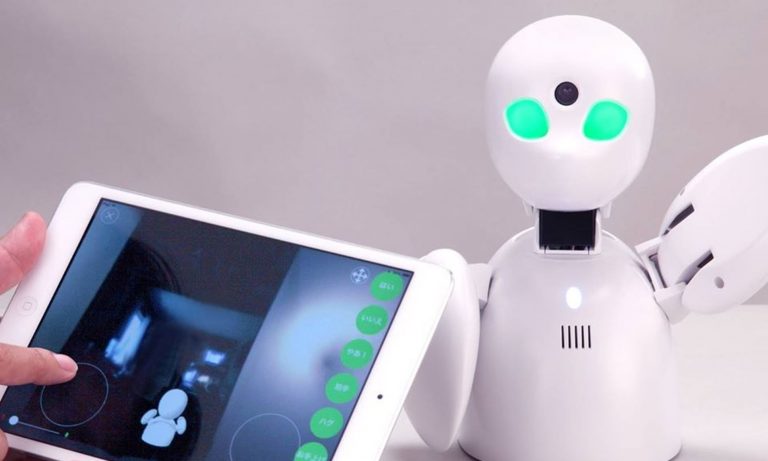 Hastalanan öğrenci okula robot gönderecek