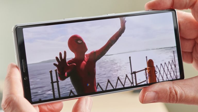 Sony akıllı telefon kullanıcılarına kötü haber!
