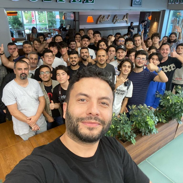 Hakkı Alkan takipçileri ile buluşuyor!