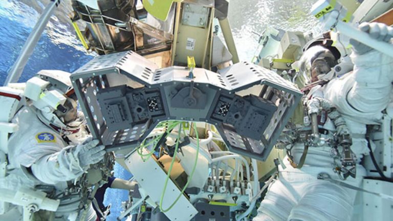 NASA ve SpaceX iş birliği: Robot Oteli!