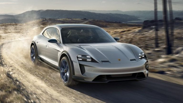 Porsche, 4 elektrik motorlu yeni sistemi test ediyor