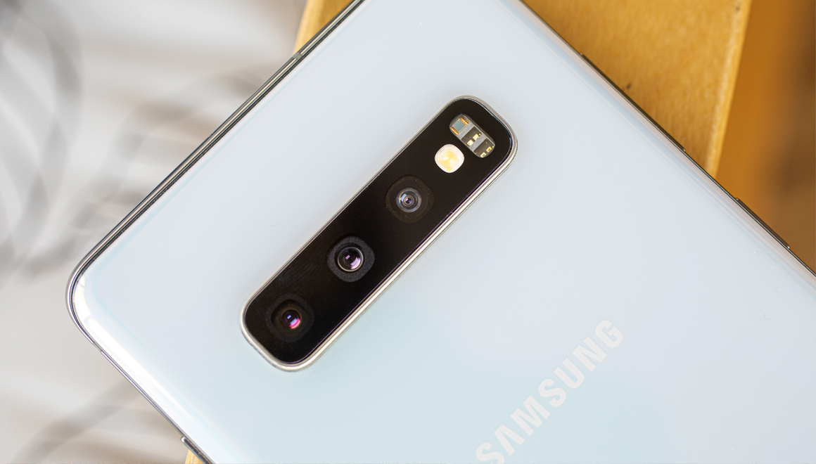 Samsung 144 Megapiksel kamera için kolları sıvadı