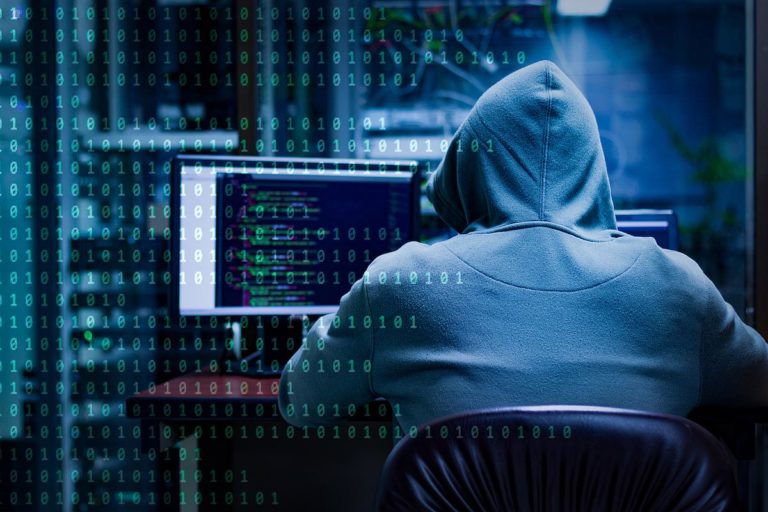 Bir hacker yüzbinlerce hesap bilgisi yayınladı