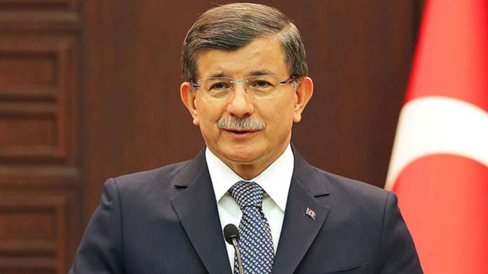 Eski başbakan Davutoğlu TikTok’a başladı!