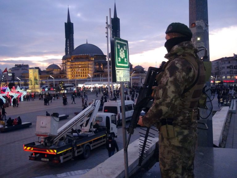 Jandarma, polisin drone’unu vurdu