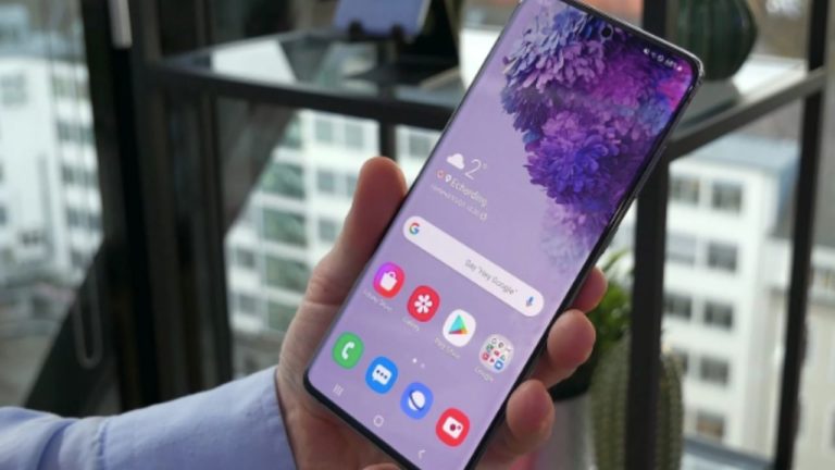 Samsung 5G telefonlar için özel OLED ekranını tanıttı