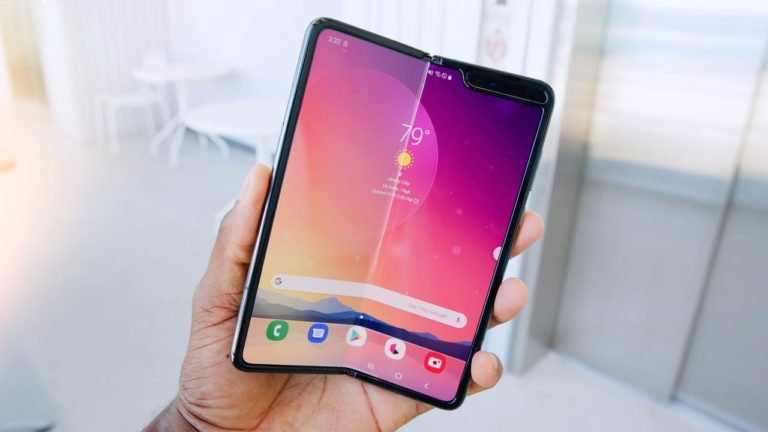 Galaxy Fold 2, ön kamerası ile ilk olacak