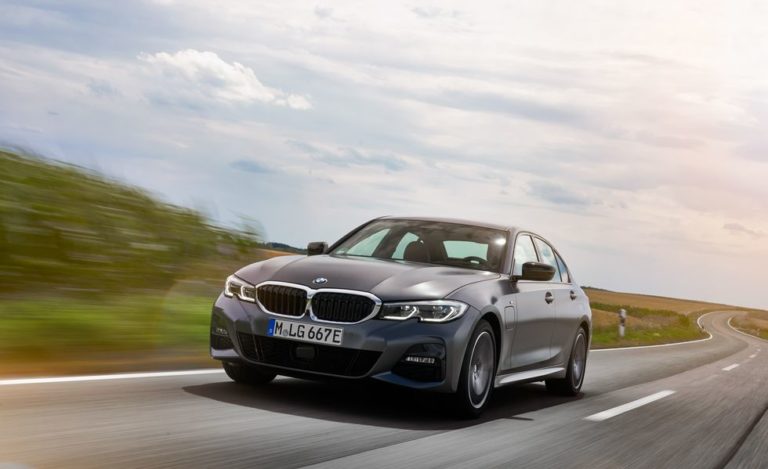 2021 BMW 3 Serisi hibrit modeller için müjdeli haber!