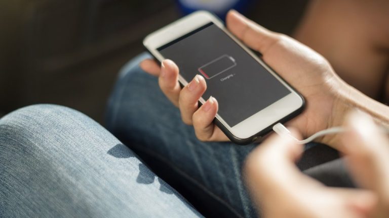 Telefonunuz şarjdayken yedekleme yapabilen cihaz