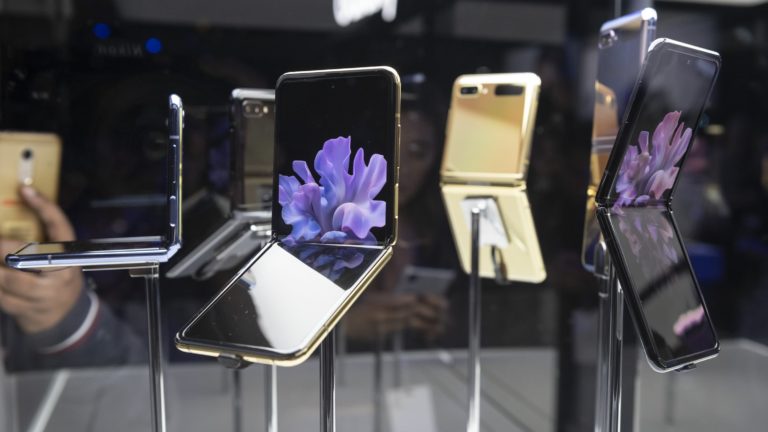 Akıllı telefon satışlarına büyük darbe!