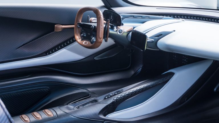 James Bond’un yeni aracı: Aston Martin Valhalla