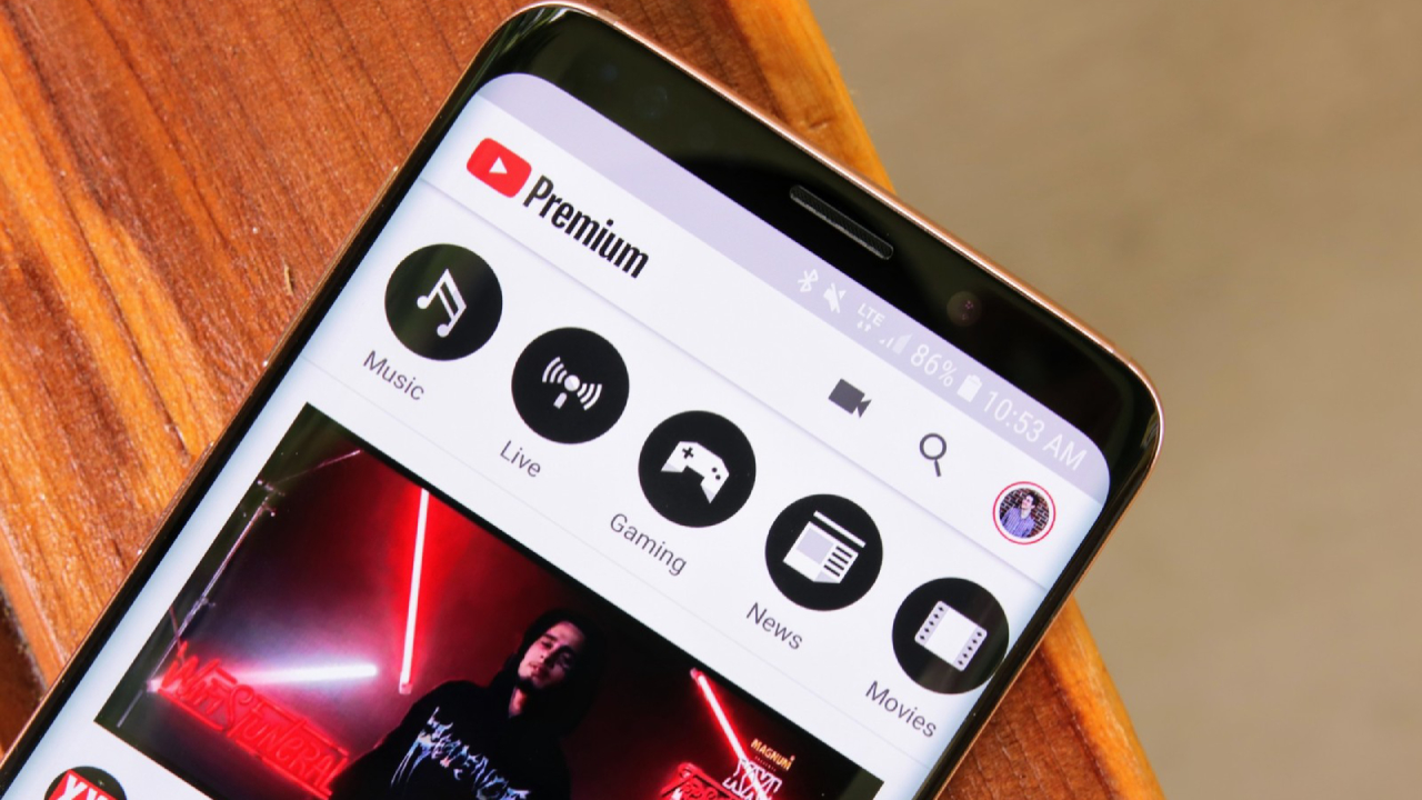 Samsung kullanıcılarına ücretsiz YouTube Premium!