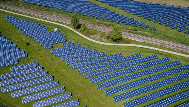 Almanya ve İngiltere'den güneş enerjisi rekoru