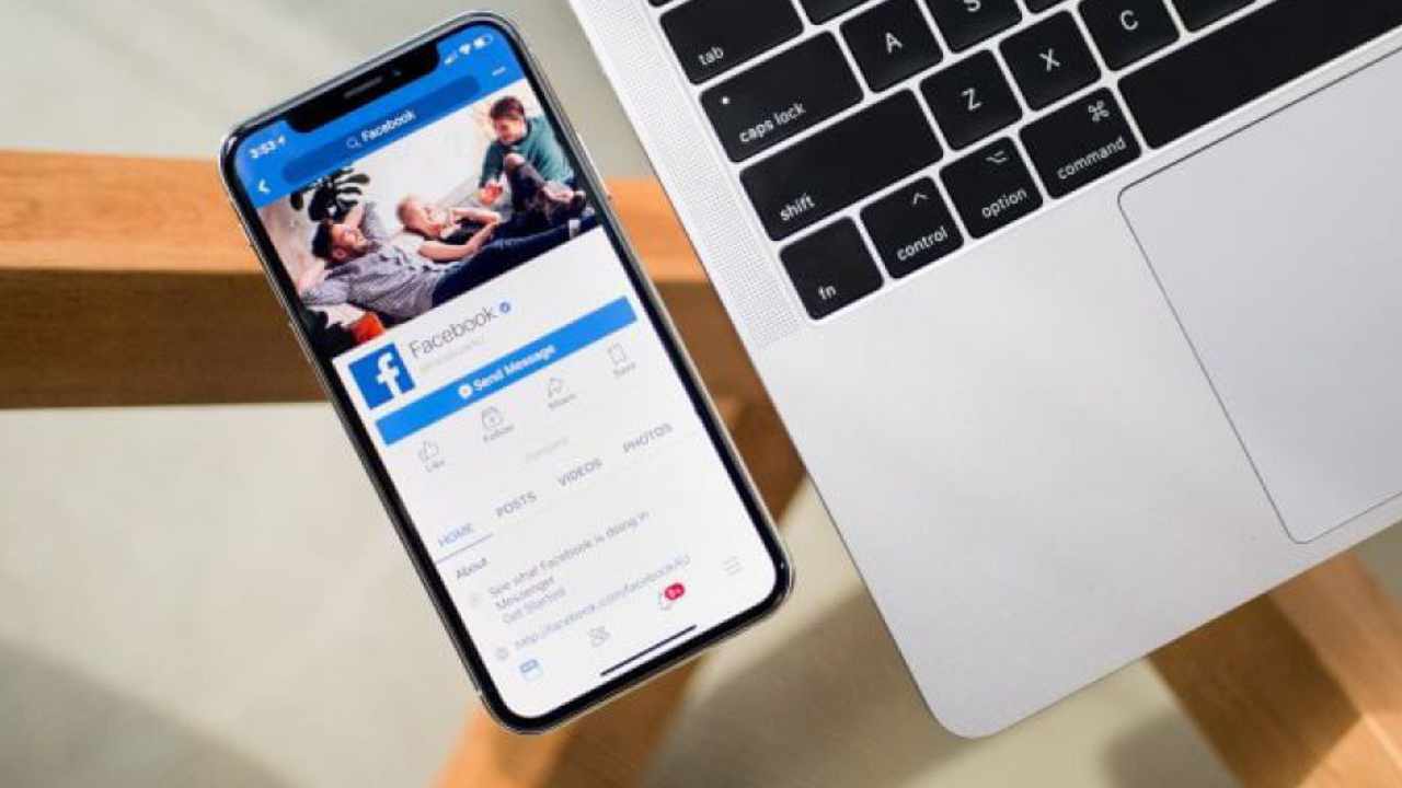 Facebook’un mobildeki karanlık modu görüntülendi