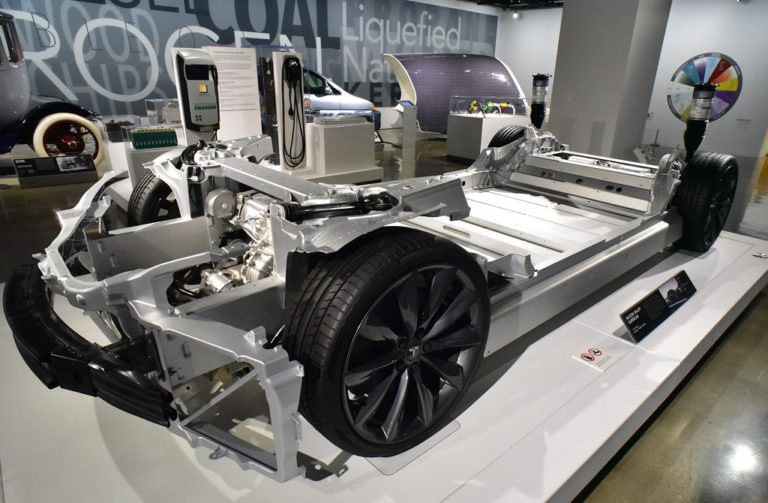 Tesla Model Y parçalarına ayrıldı!