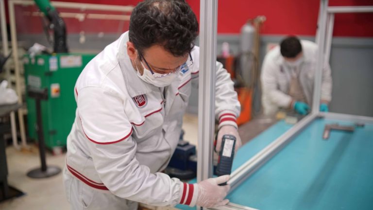 Tofaş sağlık ekipmanı üretmeye devam ediyor