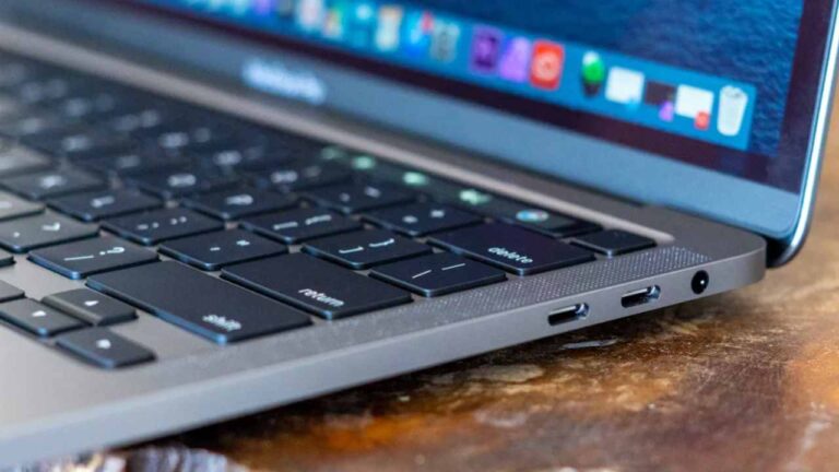 MacBook Pro alacaklar için Apple’dan kötü haber!